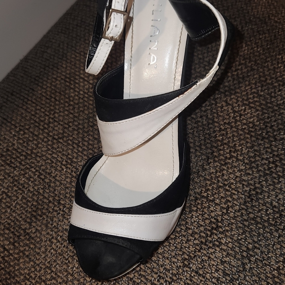 Heels - Picture 2 of 2